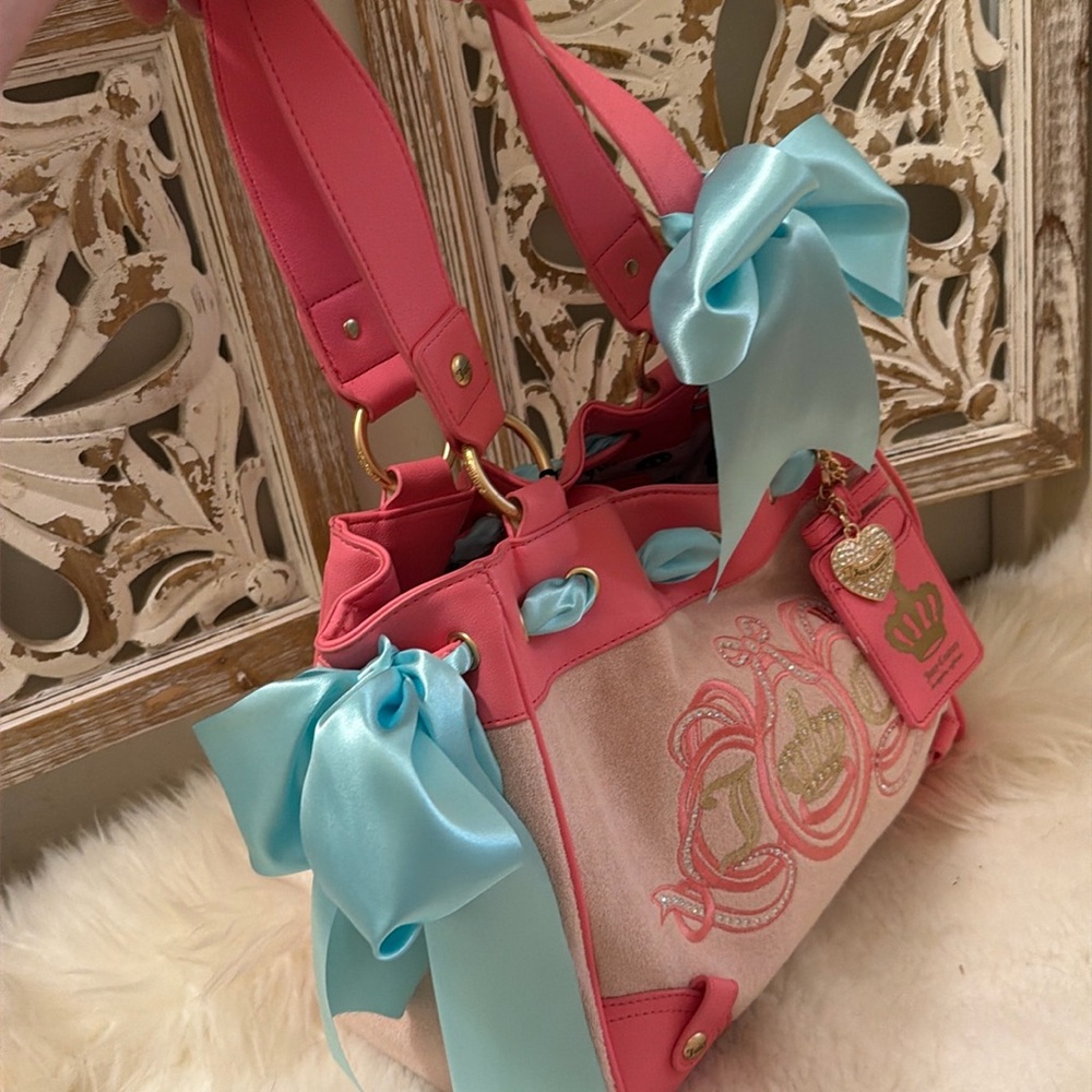 Juicy Couture Pink and Cream Daydreamer embellished with bows and bling🩷 - Picture 7 of 11
